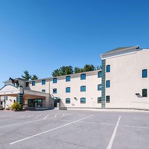 Rodeway Inn & Suites